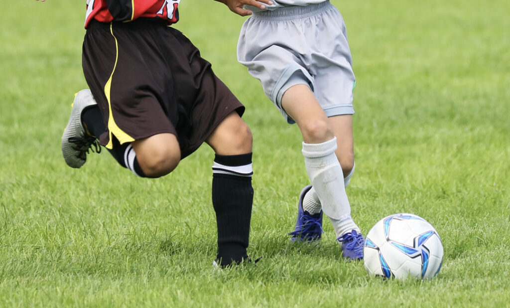 すぐに出来る 1対1で抜かれなくなる簡単な方法 小学生サッカー 少年サッカーで補欠だった息子が選抜に選ばれるようになった練習方法